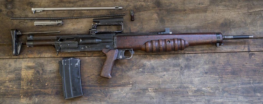 1920px-British_Assault_Rifles_MOD_45162602