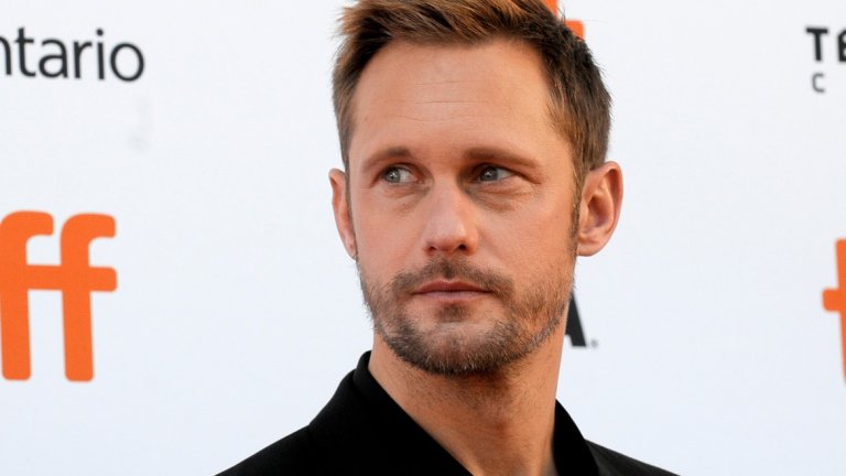 Сутрешен newscast: Александър Скарсгард влиза в кожата на Мъжа в черно на Стивън Кинг