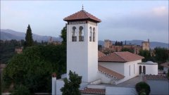 Младежи нападнаха най-голямата джамия в Гранада