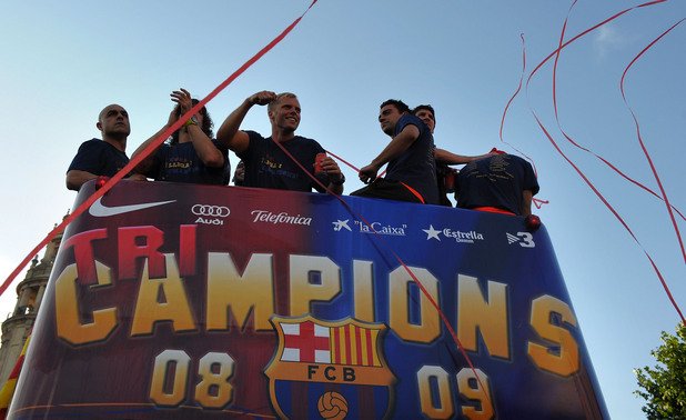Капитанът на Барса има седем титли на Испания, две купи на страната и шест Суперкупи. Вдигна Шампионската лига цели три пъти, два пъти ликува със Суперкупата на Европа и на два пъти в Световното клубно първенство