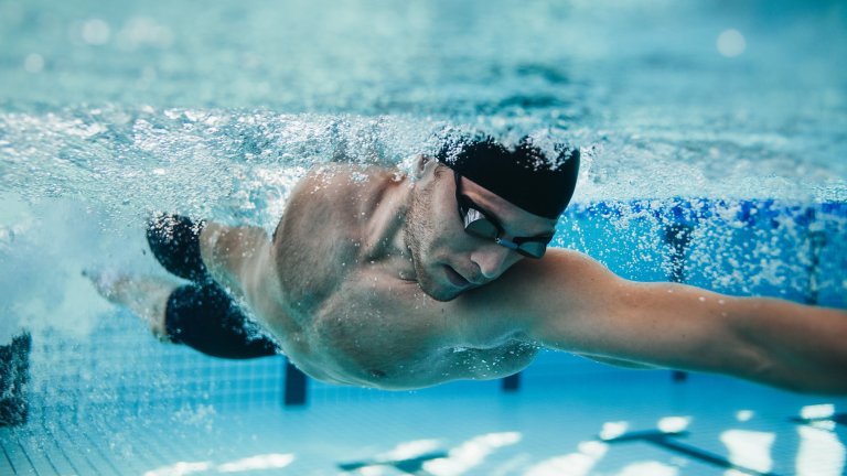 Най-добрият начин за сваляне на някой и друг излишен килограм, наред с изграждането на мускули, сила и издръжливост