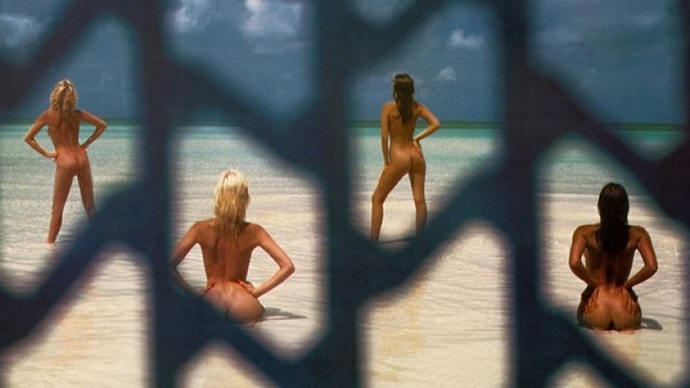 Юли, 1984 година. Фотограф: Уве Омер. Моделите са Анджи Лейн, Сузи-Ан Уоткинс, Джейв Ууд и Джули Мартин.