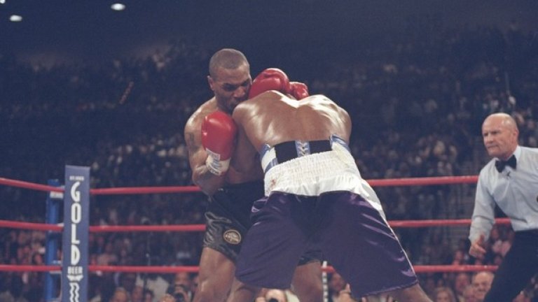 1997 г. - Втори мач Майк Тайсън - Ивендър Холифийлд, но срещата влиза в историята с дисквалификацията на Тайсън, който на два пъти отхапва парчета от ухото на съперника.