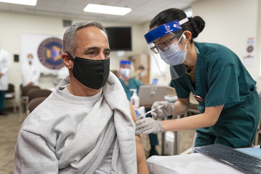 1280px-COVID_Vaccine_(50745583447)