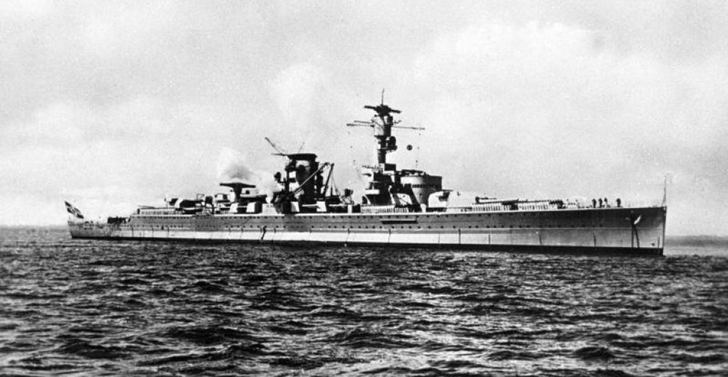 Bundesarchiv_DVM_10_Bild-23-63-51,_Panzerschiff_der_Deutschland-Klasse