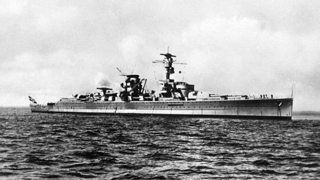 Bundesarchiv_DVM_10_Bild-23-63-51,_Panzerschiff_der_Deutschland-Klasse