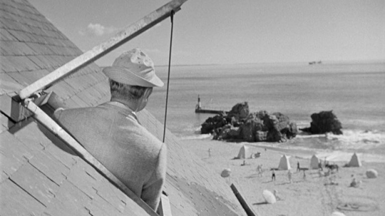 "Ваканцията на г-н Юло" (Mr. Hulot's Holiday, реж. Жак Тати, 1953)
"Гледал съм „Ваканцията на г-н Юло” хиляди пъти. Сядам и чакам да дойде любимата ми част. Има цели изречения, които обожавам, велики моменти или просто детайли..."