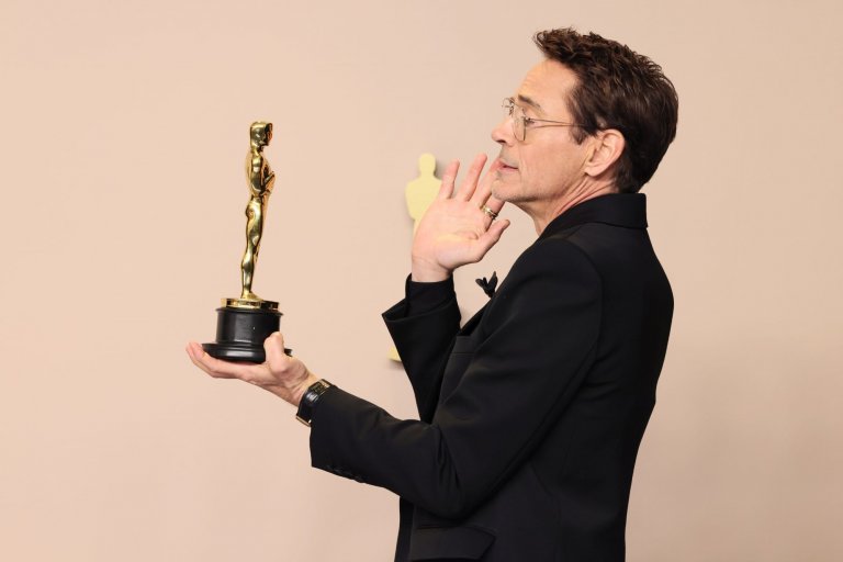 Дауни-джуниър достигна върха с наградата "Оскар" за изпълнението си в "Опенхаймер".