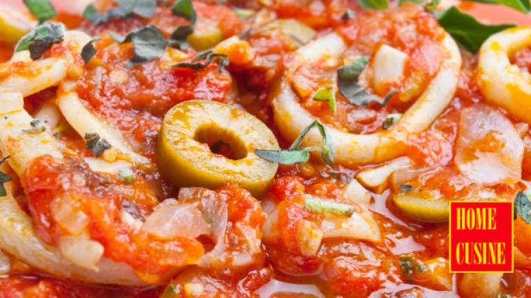 Калмари в доматен сос