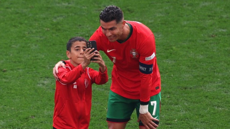 Ronaldo a refusé de marquer et Türkiye a marqué un but contre son camp comique Ronaldo a refusé de marquer et Türkiye a marqué un but contre son camp comique