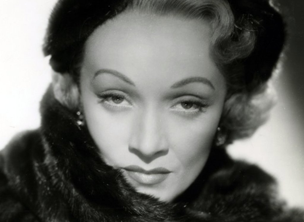 Marlene_Dietrich_in_No_Highway_(1951)_(Cropped)