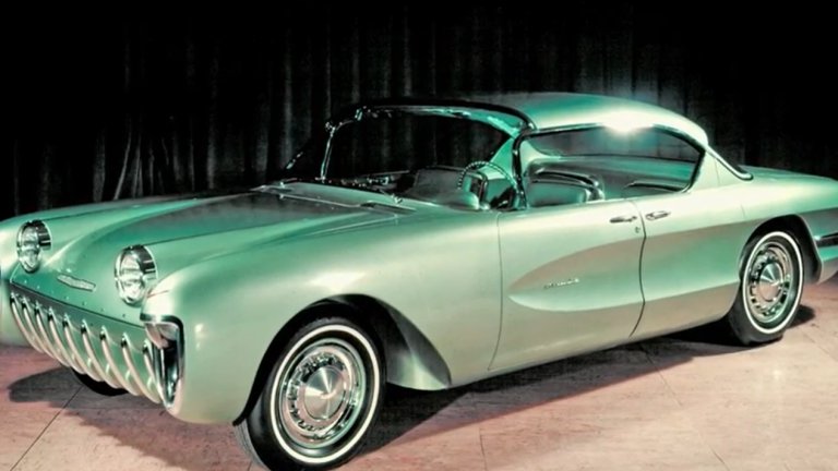 General Motors Chevrolet BiscayneКонцепцията е показана през 1955 г. и след противоречиви отзиви Chevrolet поръчва прототипът да бъде унищожен. Вместо това обаче колата е захвърлена на автомобилно гробище, където е изнамерен в края на 80-те. През 2005 г. Chevrolet Biscayne най-накрая е изложен в колекция и собственикът – Джо Борц – дори е награден от бранда.