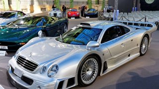 Paris_-_Bonhams_2016_-_Mercedes-Benz_CLK_GTR_coupé_-_2000_-_001