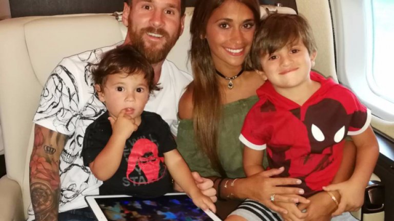 В самолета на Меси: Снимки отвътре на суперлуксозния Gulfstream V