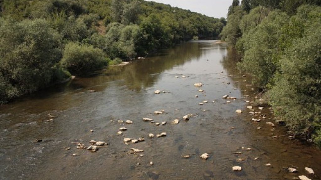 800px-River_Osam_at_Devetaki-500x333