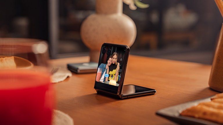 Motorola Razr и Motorola Razr Ultra - красотата преди всичко