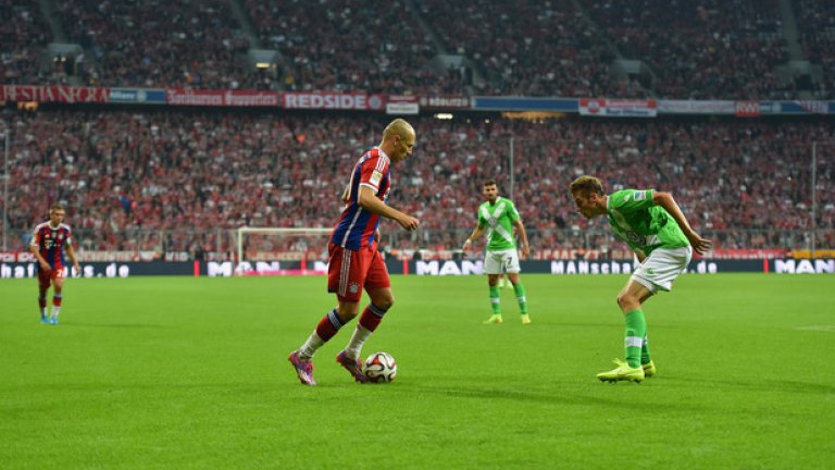 Ван дер Ваарт оприли Робен на машина