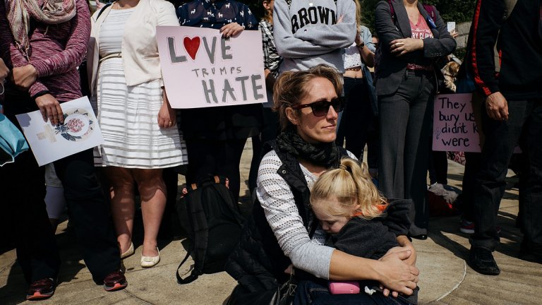 Милиони жени от цял свят на протест срещу Тръмп (обновена)