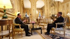 Знакова среща на Оланд и Саркози след атентата в Париж
