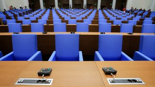 Общо 14 души се оказаха избрани на две места