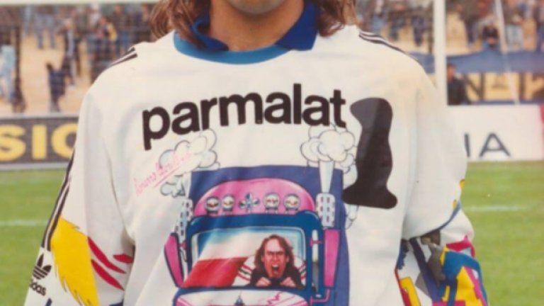 Карлос Фернандо Наваро Монтоя - колумбийско полубожество за феновете на Бока въпреки нелепия си вид.