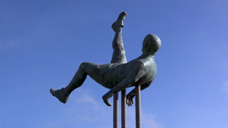 Статуята на Унзага днес може да се види пред стадиона Талкахуано, издигната от вечно признателното население на града.

