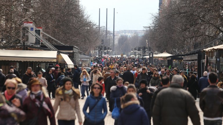 Към 31 декември миналата година населението на България е 6 916 548 души