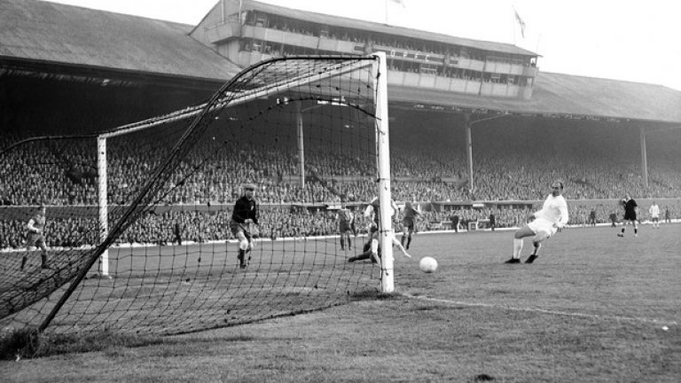 Финалът с Айнтрахт през 1960-а е сочен като невероятна лекция по атакуващ футбол. Реал бие със 7:3 пред над 120 000 зрители в Глазгоу, три гола вкарва Ди Стефано, а Пушкаш нанизва четири.