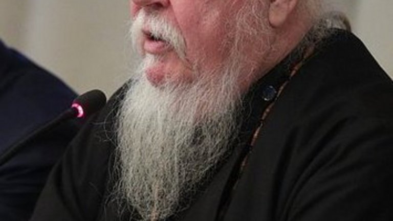 Според Дмитрий Смирнов жената в съжителство без брак е "временна утеха" за мъжа