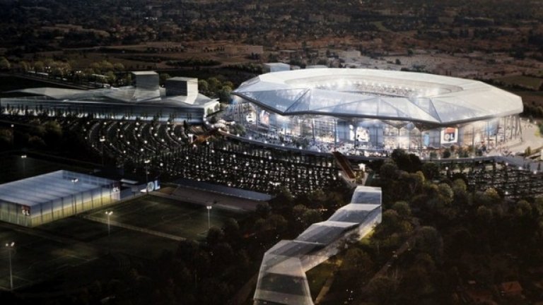 „Парк Олимпик“ в Десен-Шарпийо край Лион е с 59 500 места и на него ще се играят мачовете от груповата фаза Белгия – Италия (13 юни), Украйна – С. Ирландия (16 юни), Румъния – Албания (19 юни), Унгария – Португалия (22 юни), както и единият полуфинал на 6 юли.