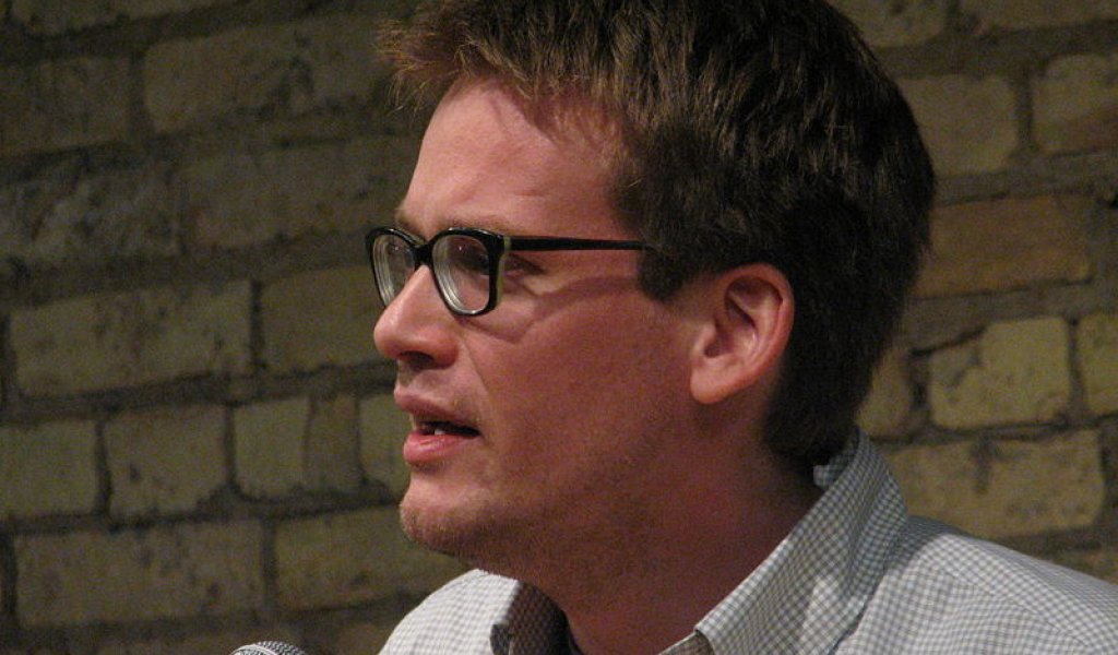 800px-John_Green_in_Minneapolis