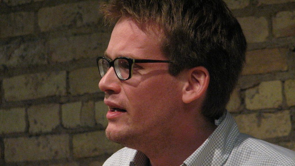 800px-John_Green_in_Minneapolis