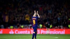 С над 700 мача на най-високо ниво и 32 големи трофея с Барселона - няма друг испански футболист с толкова успехи, колкото Иниеста. Вижте в галерията 8 паметни момента от кариерата на великата "осмица".