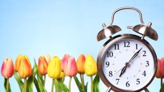 Смяната на часовото време: Докъде стигна ЕС с отмяната му