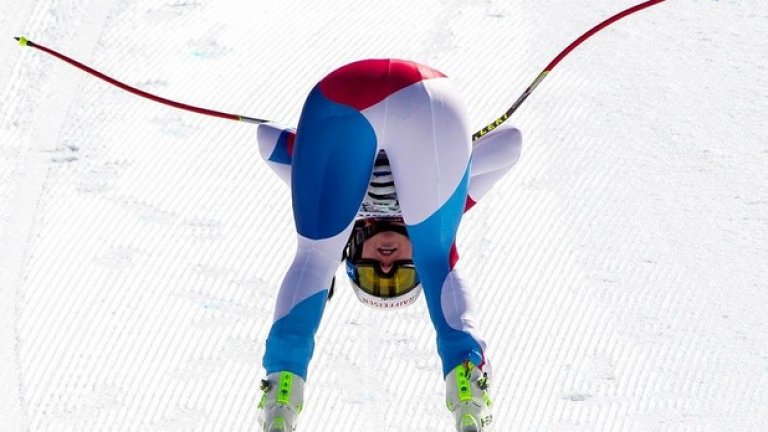 А този кадър едва ли радва Мариане Абдерхалден, след като швейцарката е дала всичко от себе си и пресича с последно усилие финалната линия.