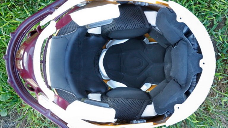 Мемори пяна
Може би най-известният страничен продукт от работата на изследователските екипи в NASA, е т.нар. мемори пяна - материал, създаден от технолозите, търсещи оптимални варианти за седалките на пилотите-изпитатели на космическата агенция. 
Днес мемори пяната се използва за по-голямо удобство на матраци, дивани и канапета, включително за стелки на обувки, седалки в кино салоните и дори при изработването на шлемовете на състезателите в американския футбол.