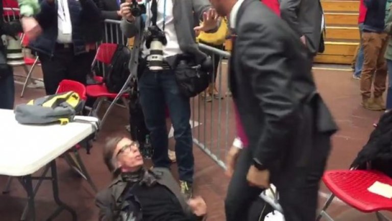 Пострадалият Крис Морис е ветеран-фоторепортер на Time, който отразява новините около Белия дом