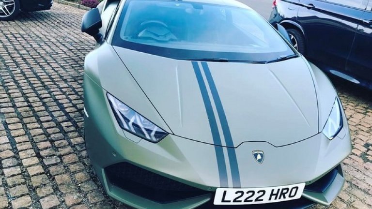 Само преди няколко дни Макгрегър се хвалеше в Instagram, че Ламборгинито му за над 200 000 евро е единственото по рода си в Ирландия