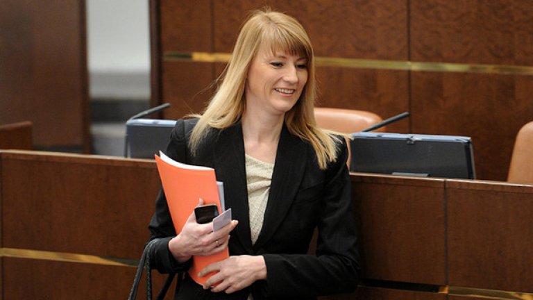 Светлана Журова. На 11 март 2007 г. олимпийската шампионка по бързо пързаляне с кънки получи депутатски мандат от Ленинградска област и директорски пост в Организационния комитет на Сочи 2014.