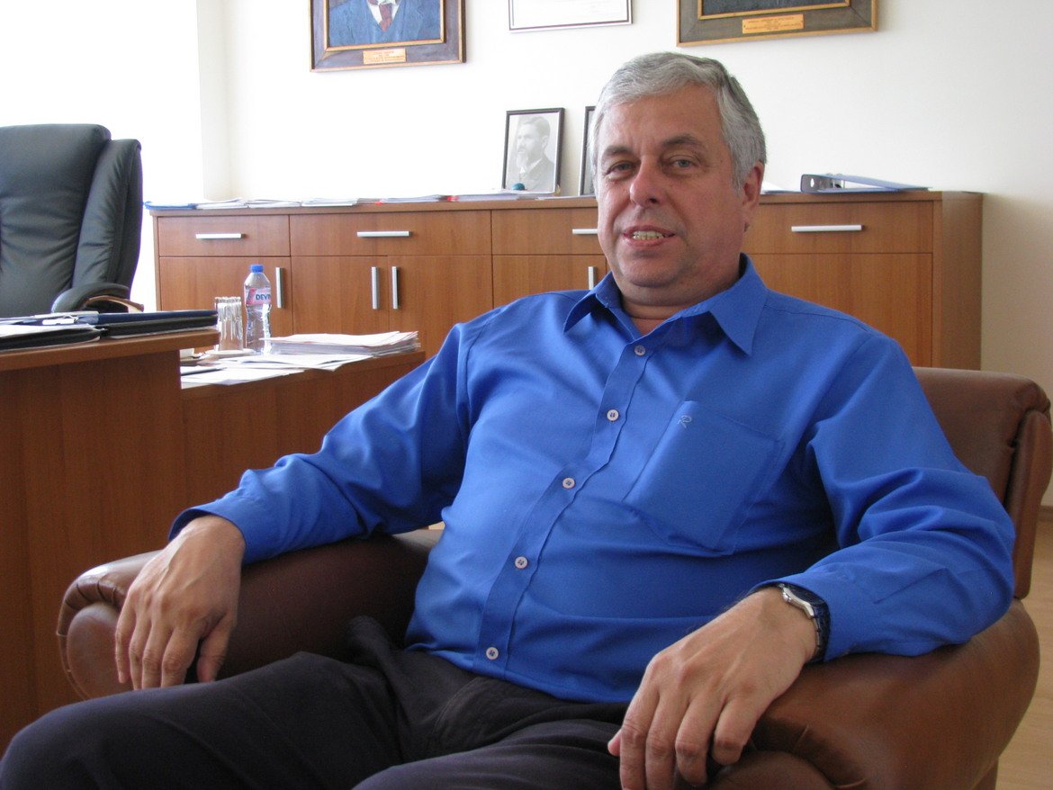 Проф. д-р  Христомир Брънзов – директор на НИМХ