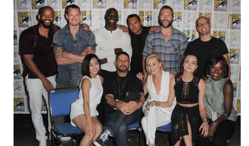 Екипът след панела им на Comic Con