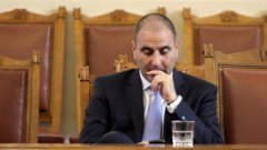 Министърът на вътрешните работи Цветан Цветанов прехвърли казуса с наглата варненска говорителка на МВР към прокуратурата