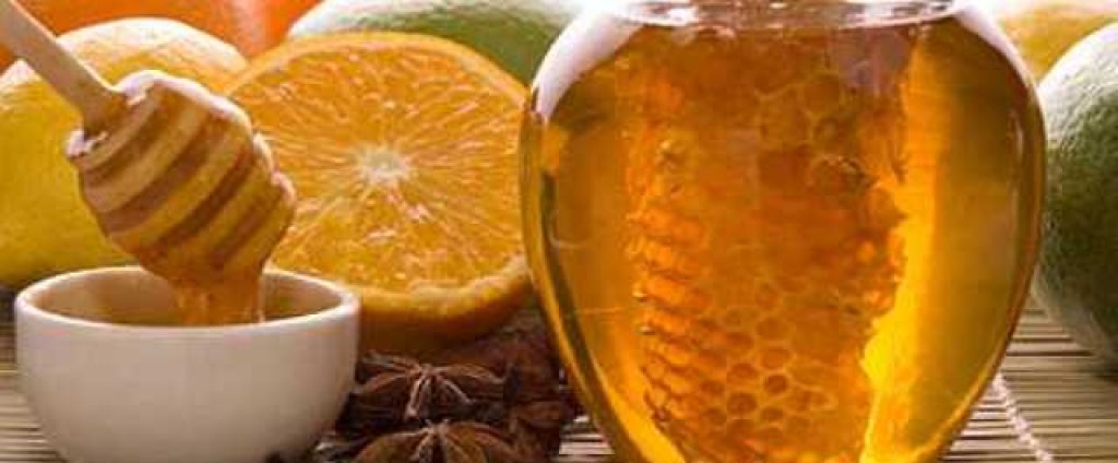 fresh honey with honeycomb, lemons, oranges, cinnamon, vanilla, anise star