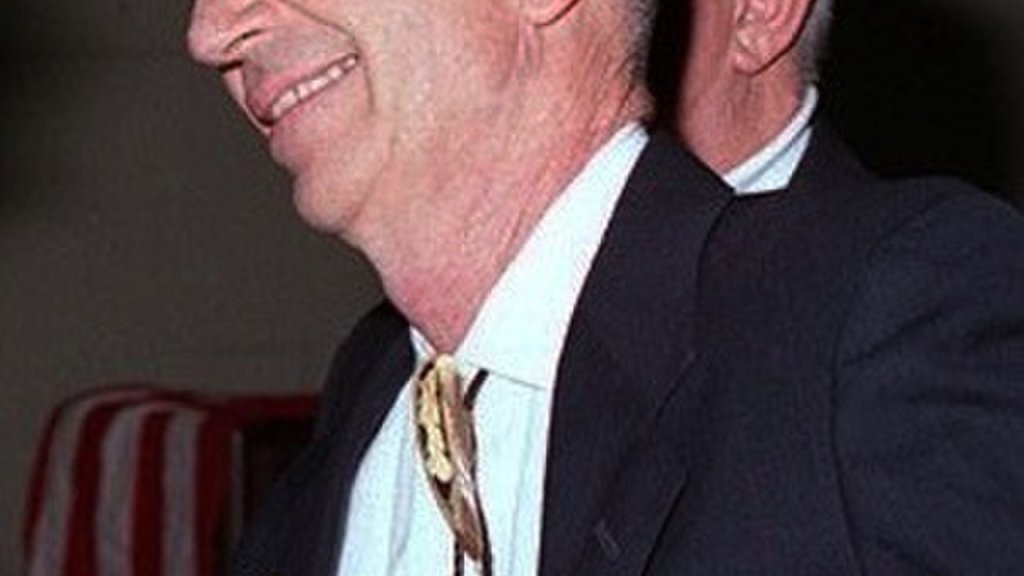 Carlos_Hathcock_DM-SD-98-02324