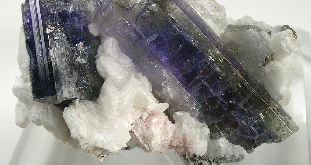 Calcite-Zoisite-denv08-08a