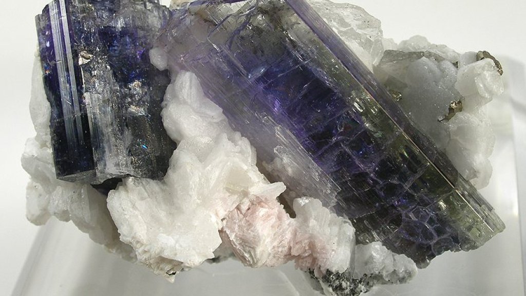 Calcite-Zoisite-denv08-08a