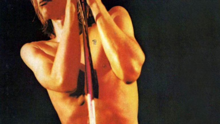7.) THE STOOGES - RAW POWER (1972)
Raw Power е третият студиен албум на американската рок банда The Stooges. Той е издаден на 7 февруари 1973 г. от звукозаписната компания Columbia. Въпреки че не постига комерсиален успех, Raw Power се превръща в култ. Докато в дебютния албум на бандата звучи брутален гаражен рок, то Raw Power е по-музикално изискан в своя разврат, пишат критиците.