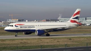 British_Airways_A320-100_G-BUSB