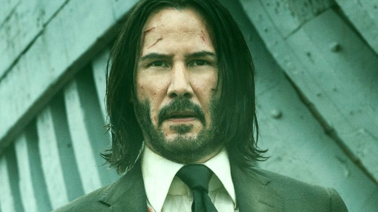 Продължението на "Матрицата"
Премиера: 22 декември
"Матрицата" през 1999 г. се превърна във феномен, но концепцията пострада от двете препълнени с екшън продължения, в които и до днес личат огромни сценарни проблеми. Време е за продължението, а Киану Рийвс и Кари-Ан Мос се завръщат в ролите на Нео и Тринити. Как, защо и какво ще се случва са все още въпроси без отговор. Оригиналната трилогия разказа за бъдеще, в което човечеството живее в симулирана реалност, докато господарите му - агресивни машини - използват телата ни за батерии. На пръв поглед историята е завършена, но Лана Уашовски, която е сред създателите на оригинала, очевидно е намерила начин отново да спусне пред очите ни дъжда от зелени символи. На екран се завръщат не само Рийвс и Мос, но и Джейда Пинкет Смит (Найоби) и Ламбърт Уилсън (Меровингий). Според слуховете водеща роля ще има Яха Абдул-Матийн II ("Пазителите"), а освен него сред новите познати лица в актьорския състав са Нийл Патрик Харис ("Как се запознах с майка ви") и Приянка Чопра.