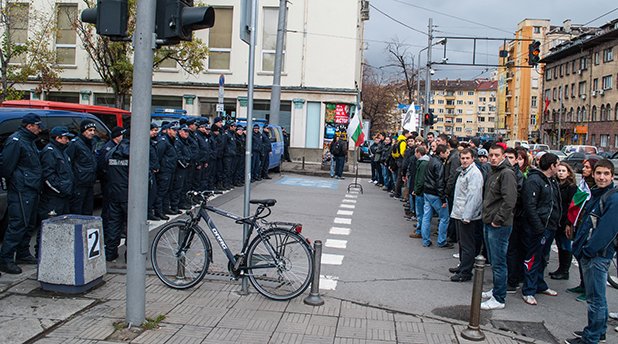 Хубава си, моя горо по "Дондуков"